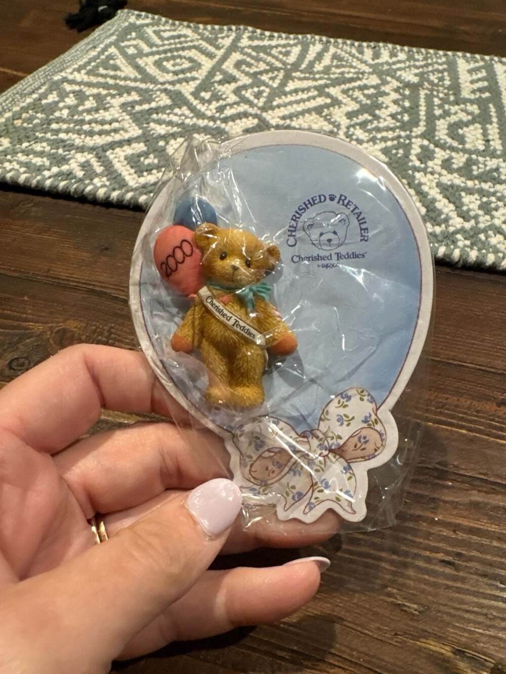 Cherished Teddies 2000 Cherished Retailer Collector Lapel Pin 759511P